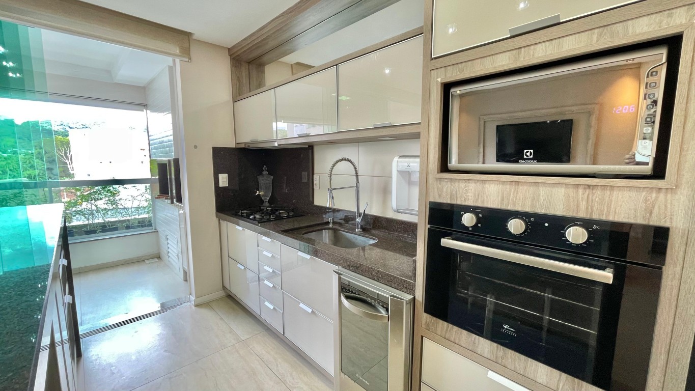 Locação - Apartamento Mobiliado com Suíte e Closet no Bairro Velha — foto 7