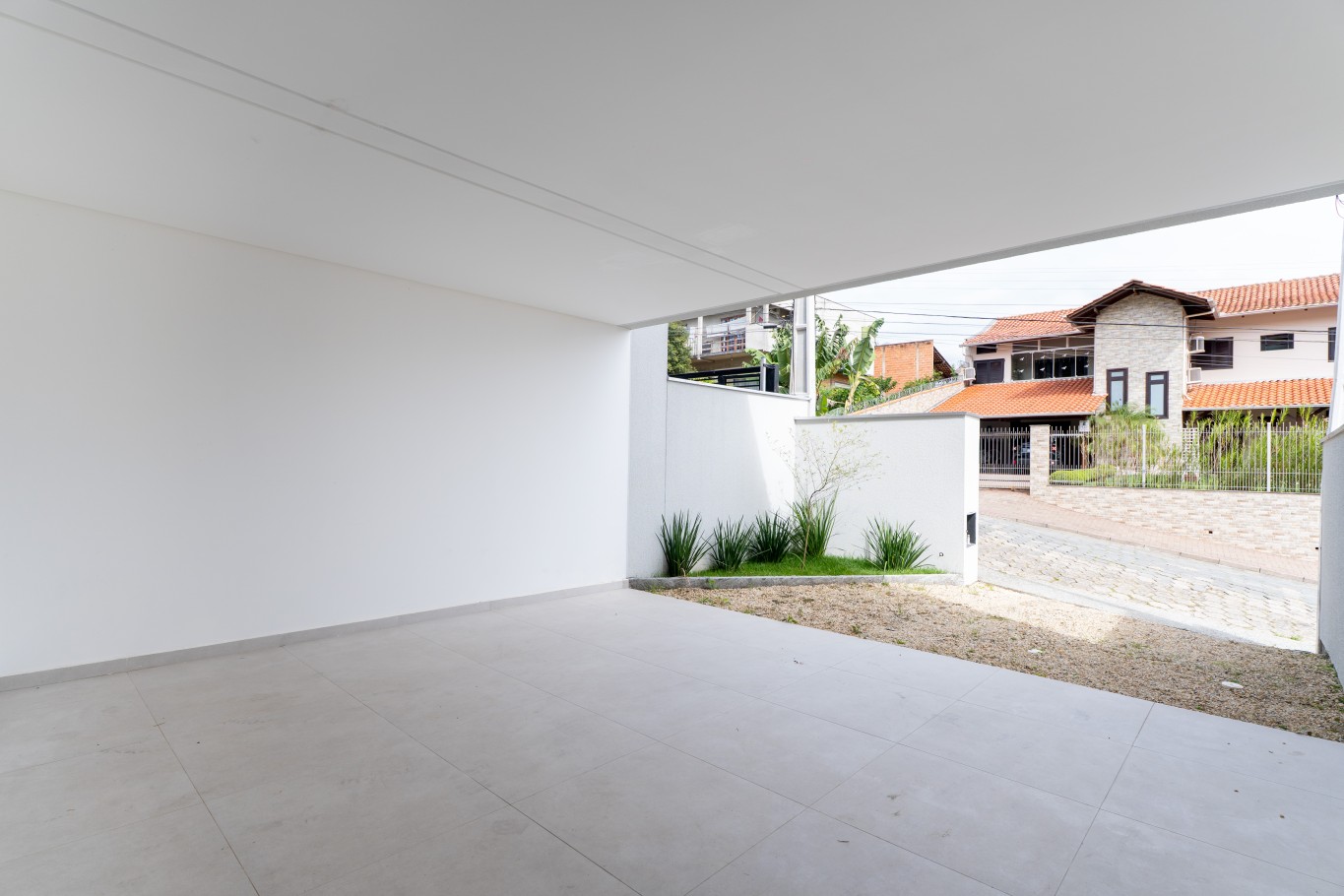 Sobrado Alto Padrão com piscina e bem localizado no bairro Água Verde! — foto 3