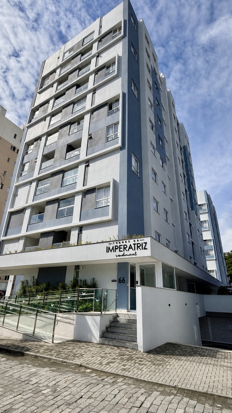 Apartamento novo com condomínio privilegiado. Bairro Velha.
