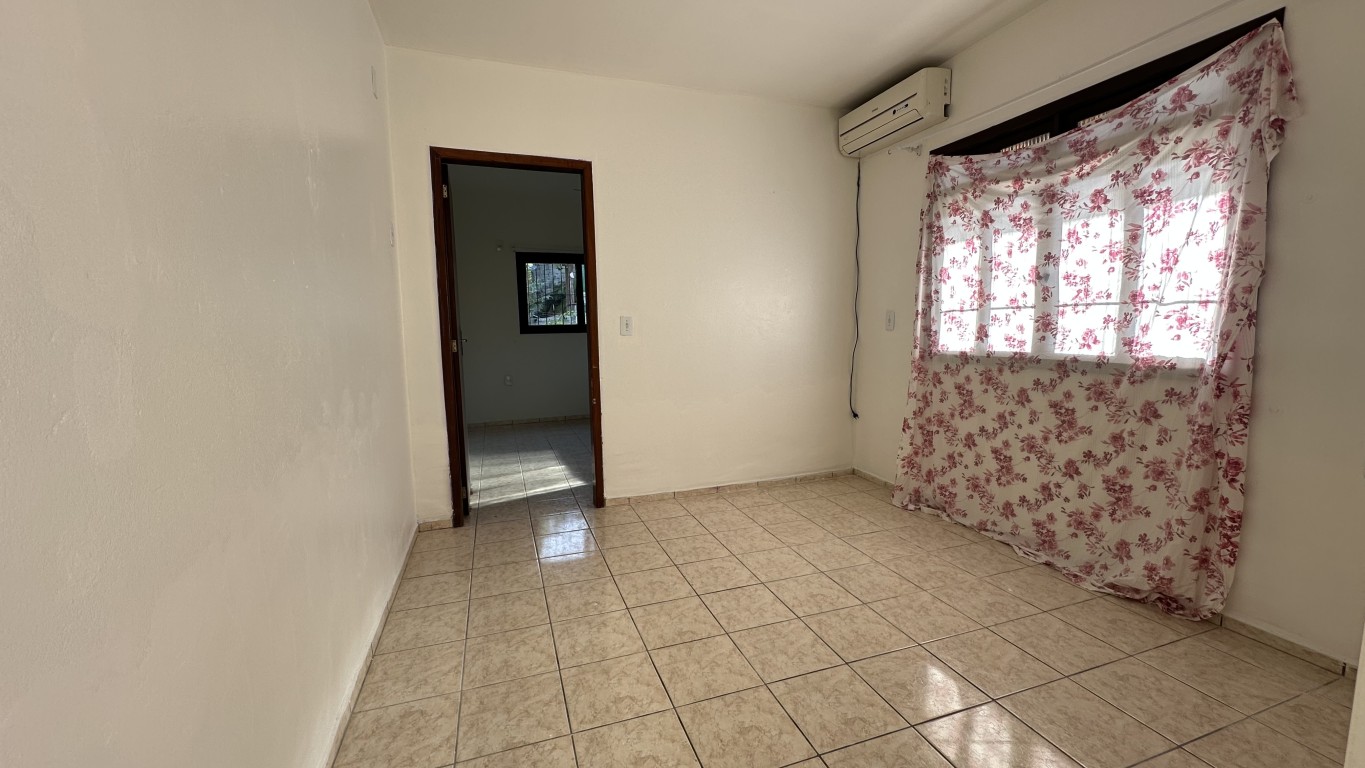Casa no Bairro Água Verde com Amplo Terreno — foto 6