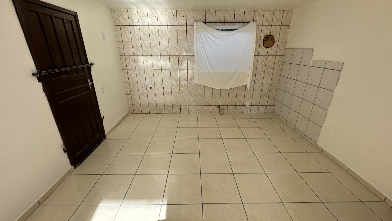 Casa no Bairro Água Verde com Amplo Terreno — foto 5