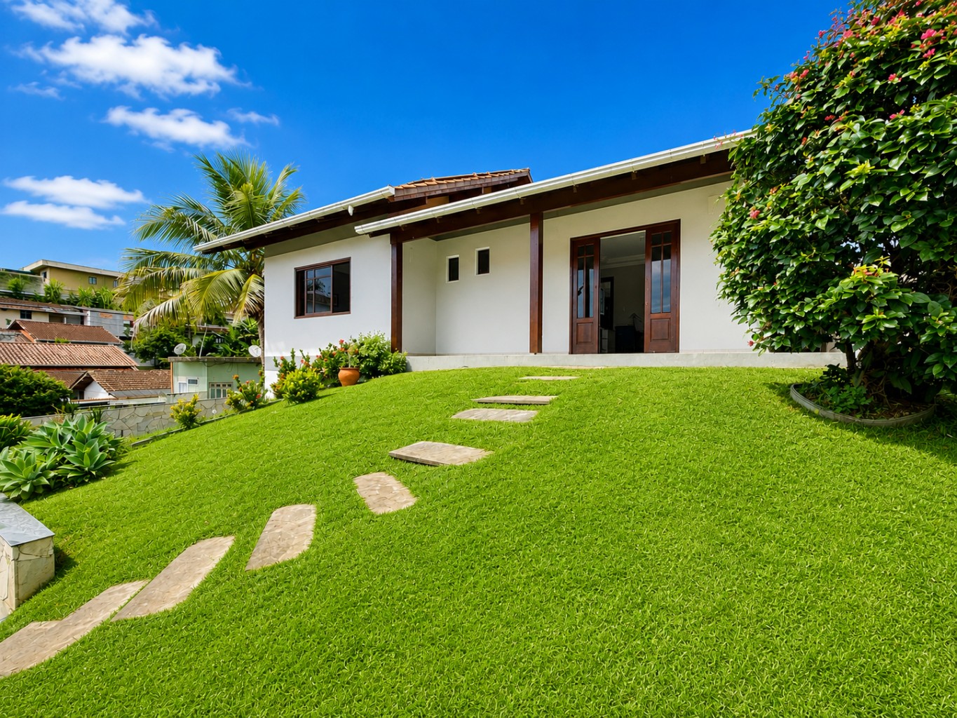 Casa completa com piscina no Bairro Água Verde — foto 4