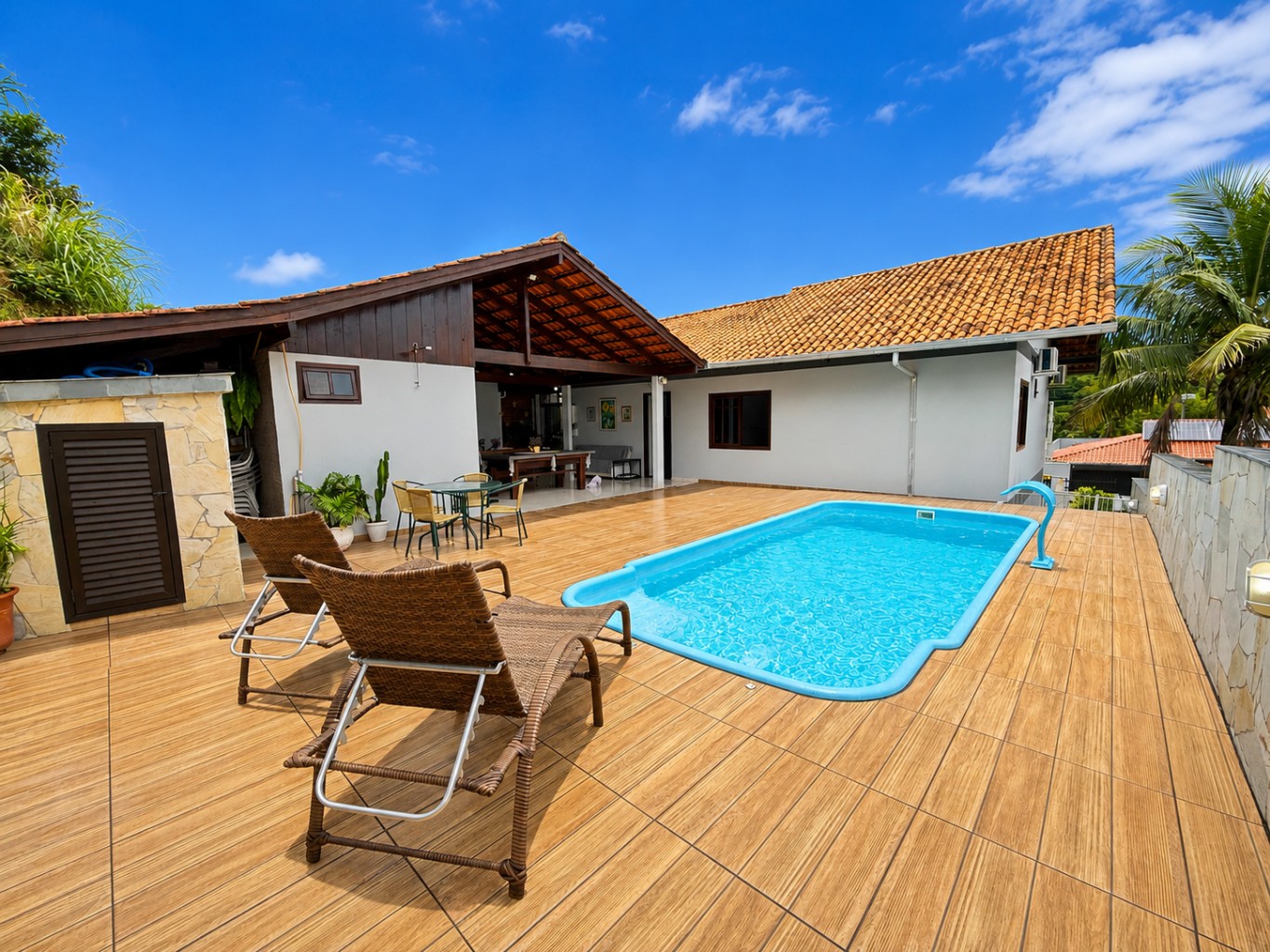 Casa completa com piscina no Bairro Água Verde — foto 2