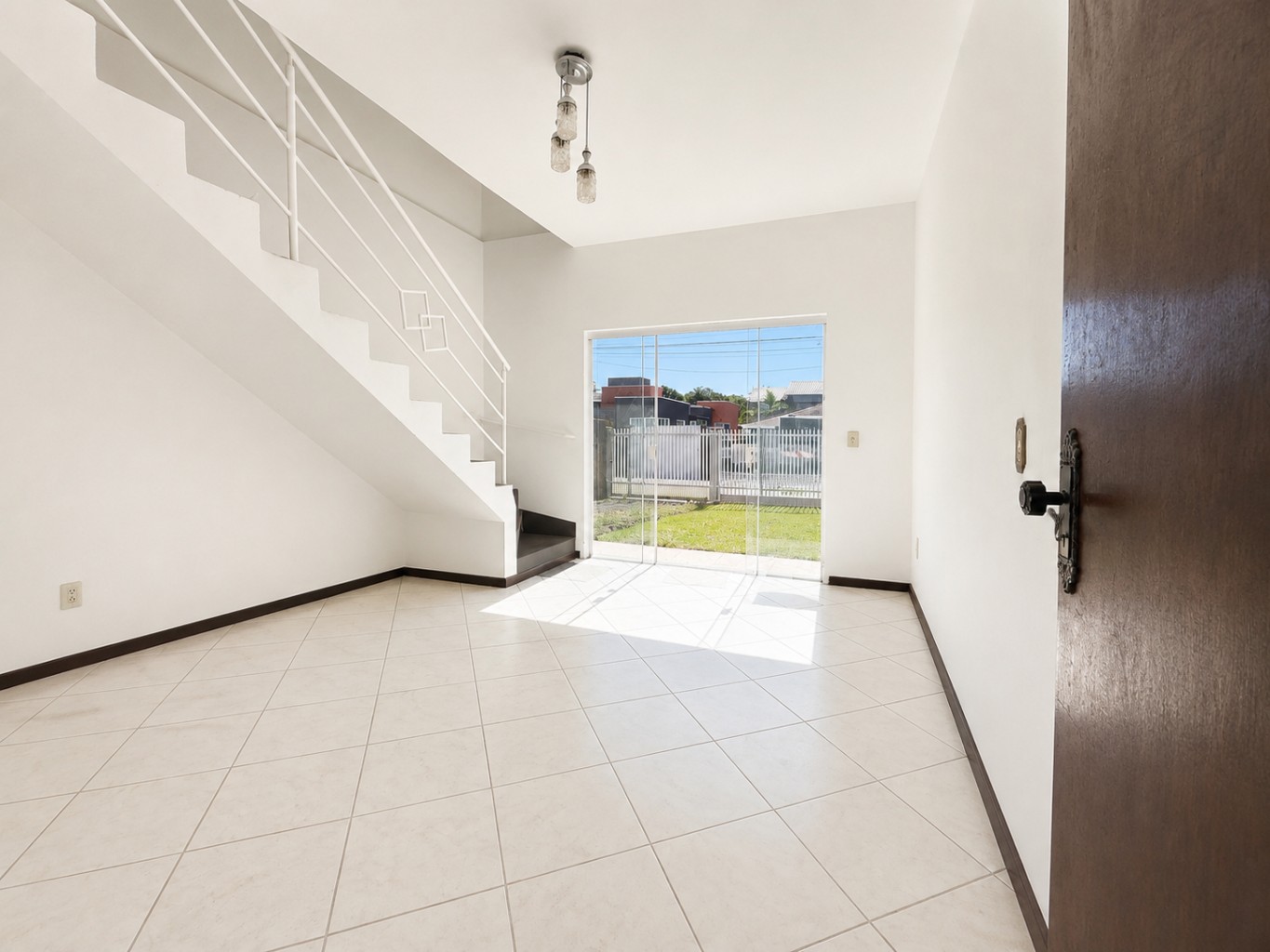 Casa espaçosa com 05 Dormitórios - Salto Weissbach — foto 5