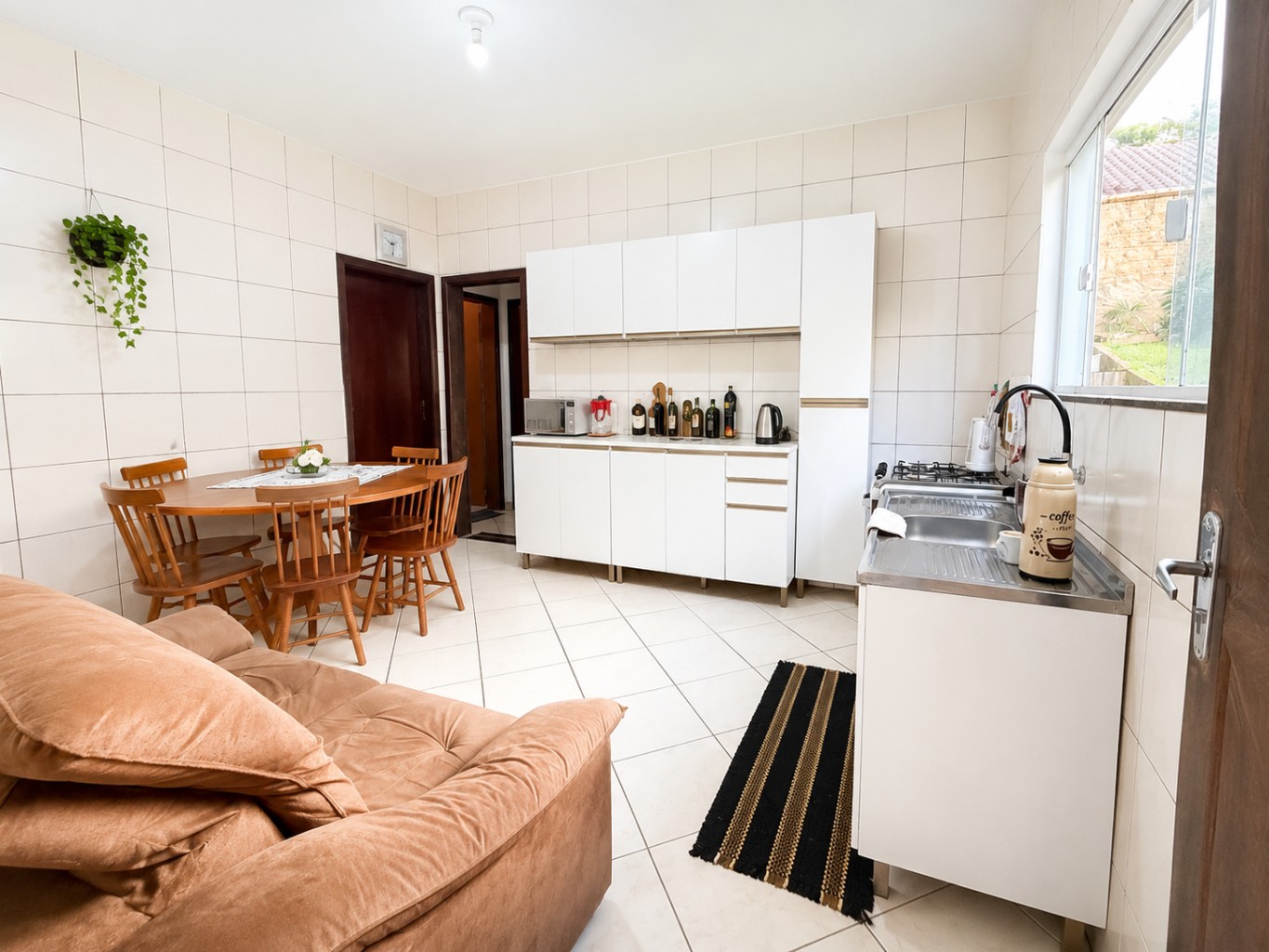 Casa espaçosa com 05 Dormitórios - Salto Weissbach — foto 7