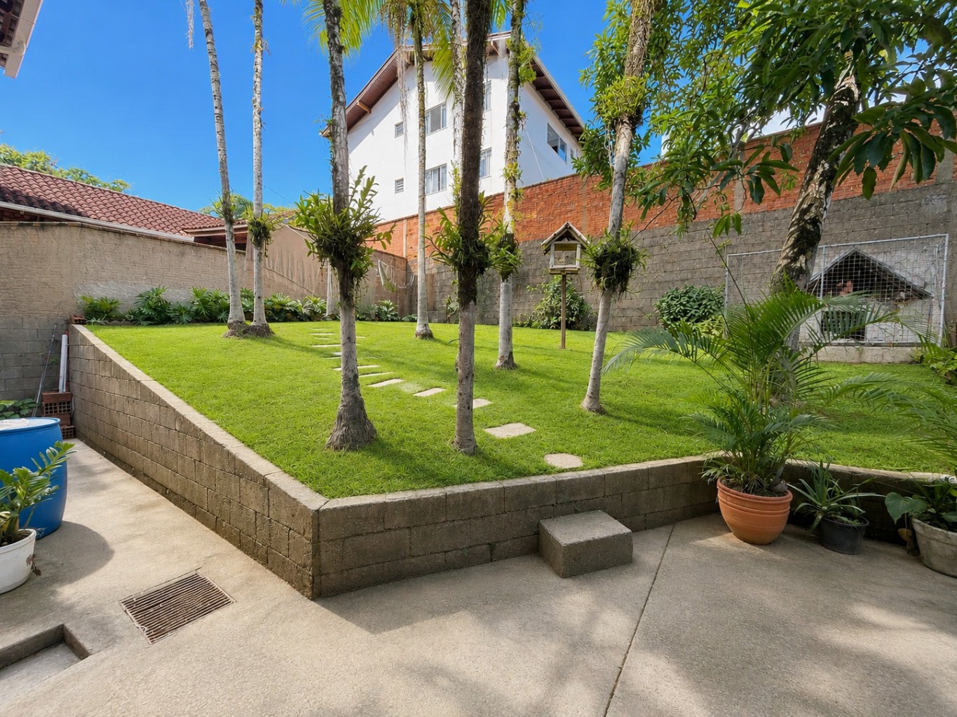 Casa espaçosa com 05 Dormitórios - Salto Weissbach — foto 4