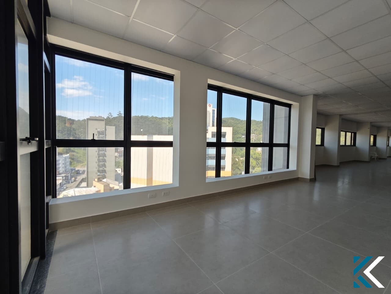 CONJUNTO DE SALAS COMERCIAIS - BAIRRO GARCIA | BLUMENAU...ANDAR INTEIRO — foto 4