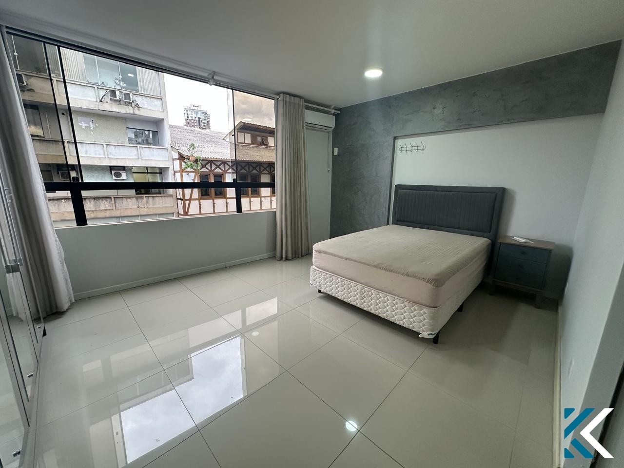 **Apartamento para locação no Centro de Blumenau - Rua XV de Novembro** — foto 2
