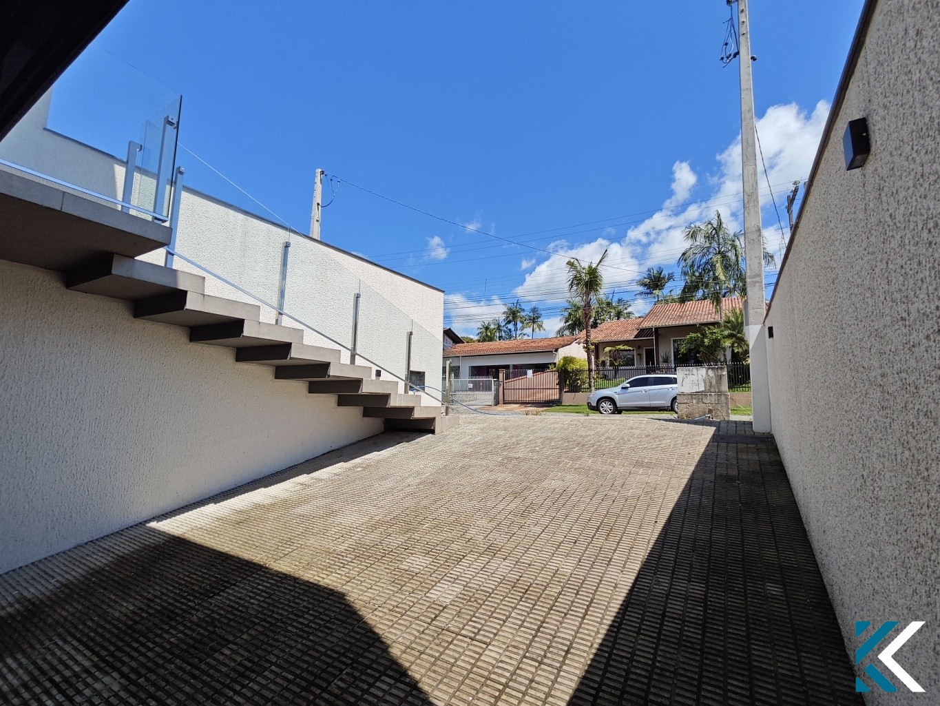 Sobrado Amplo com 3 Dormitórios, 4 Vagas e Área de Festas - Bairro Velha — foto 3