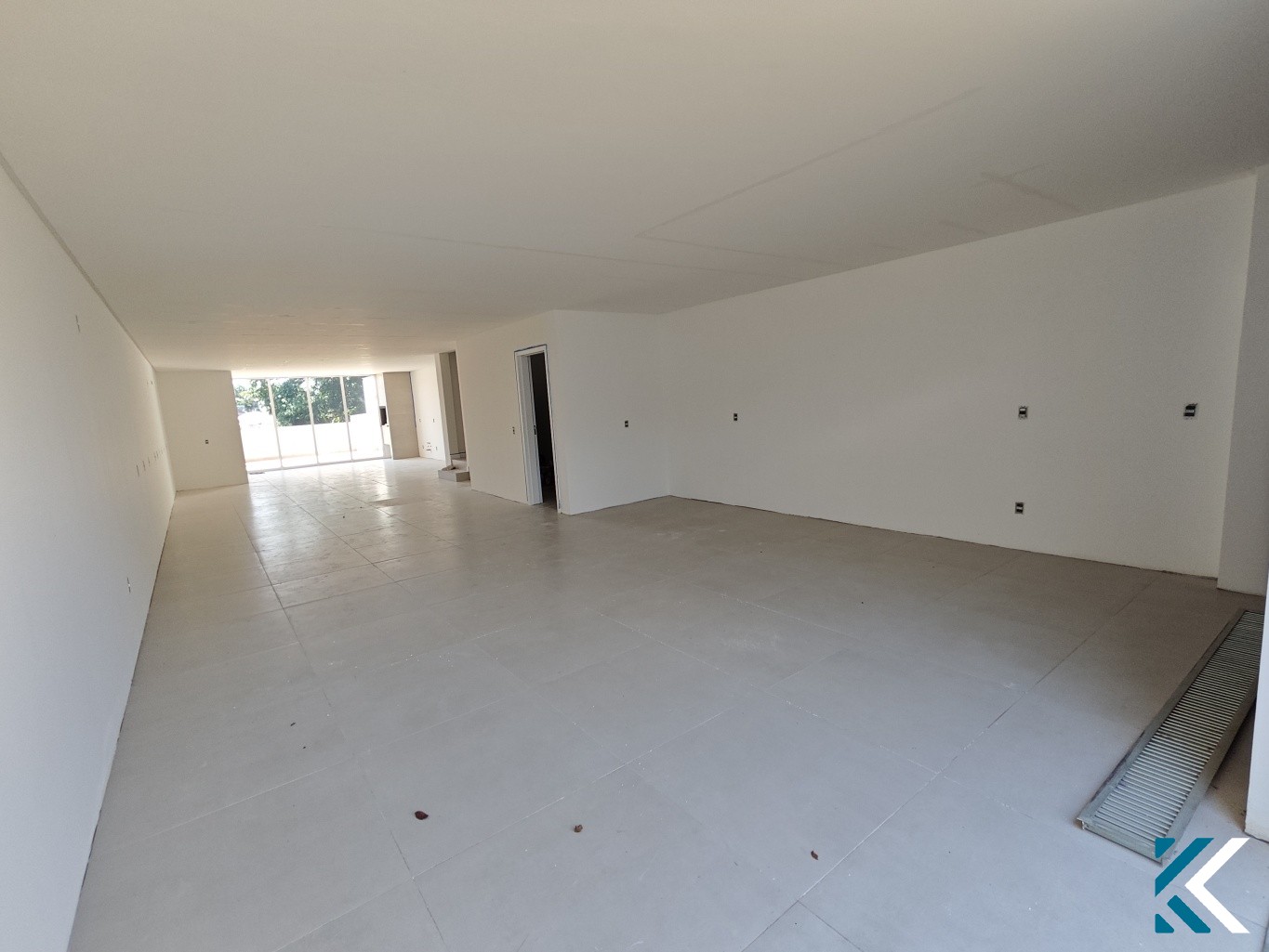 Sobrado Amplo com 3 Dormitórios, 4 Vagas e Área de Festas - Bairro Velha — foto 5