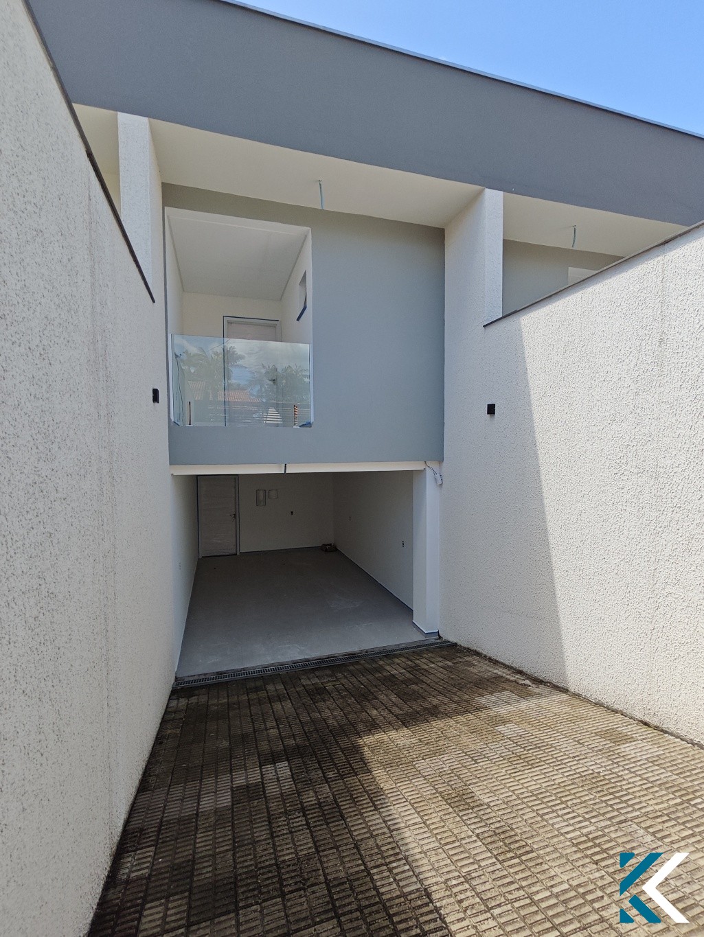 Sobrado com 3 Dormitórios, 2 Vaga e Área de Festas - Bairro Velha