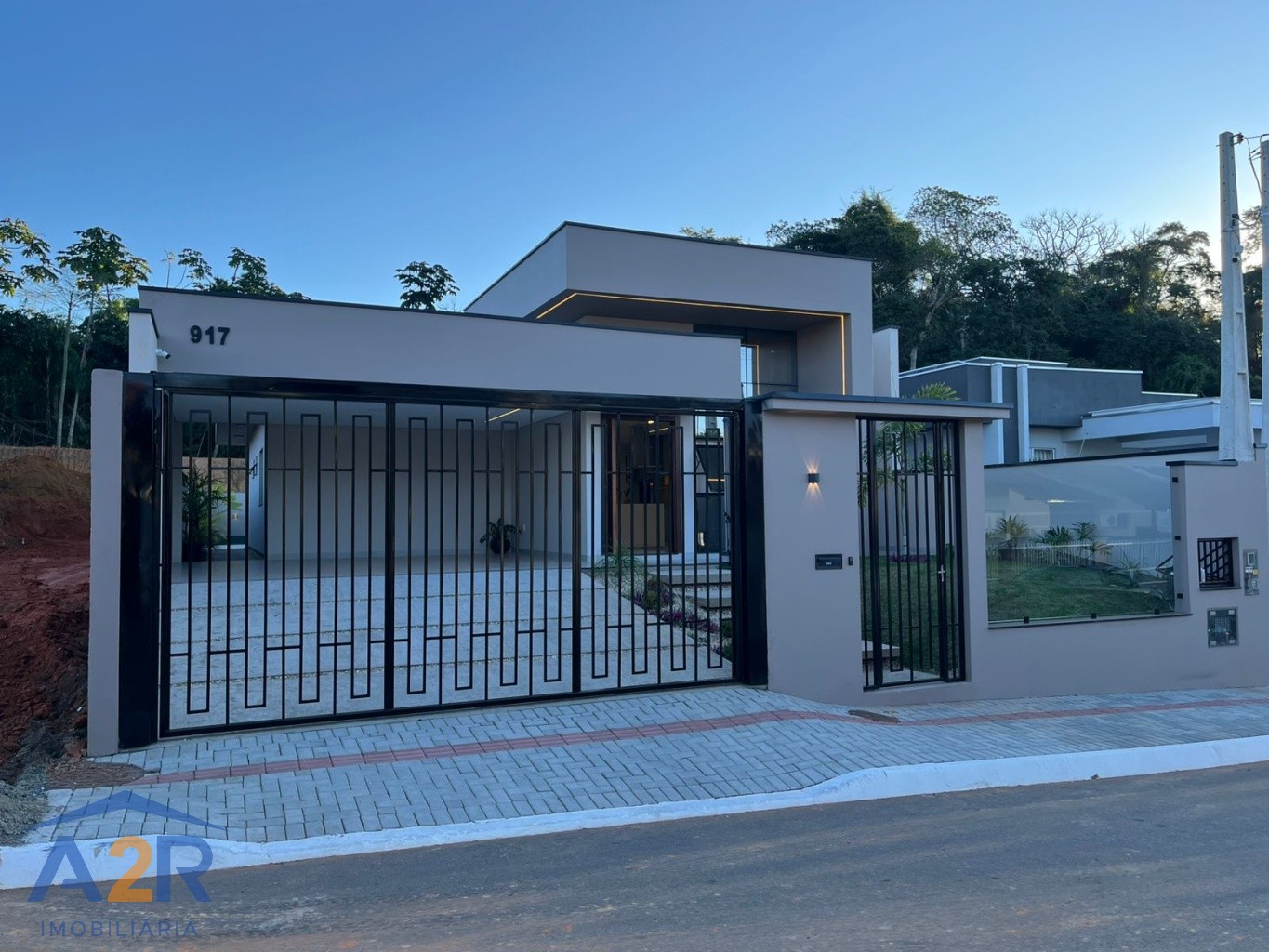 Casa de Alto Padrão à Venda em Indaial/SC - Totalmente Mobiliada. — foto 2