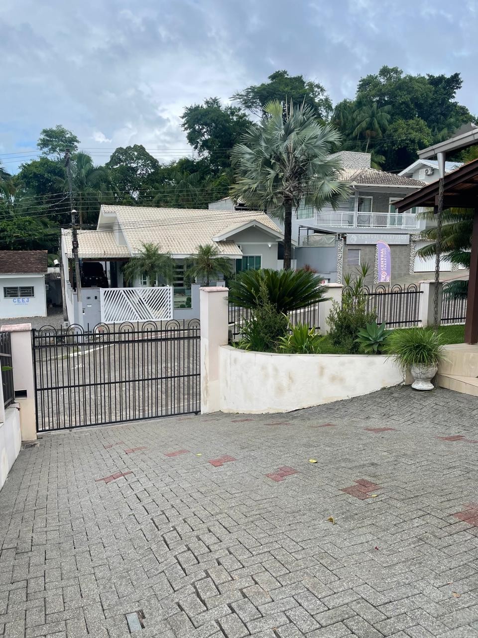 LINDA CASA NO BAIRRO DOS ESTADOS - foto 1