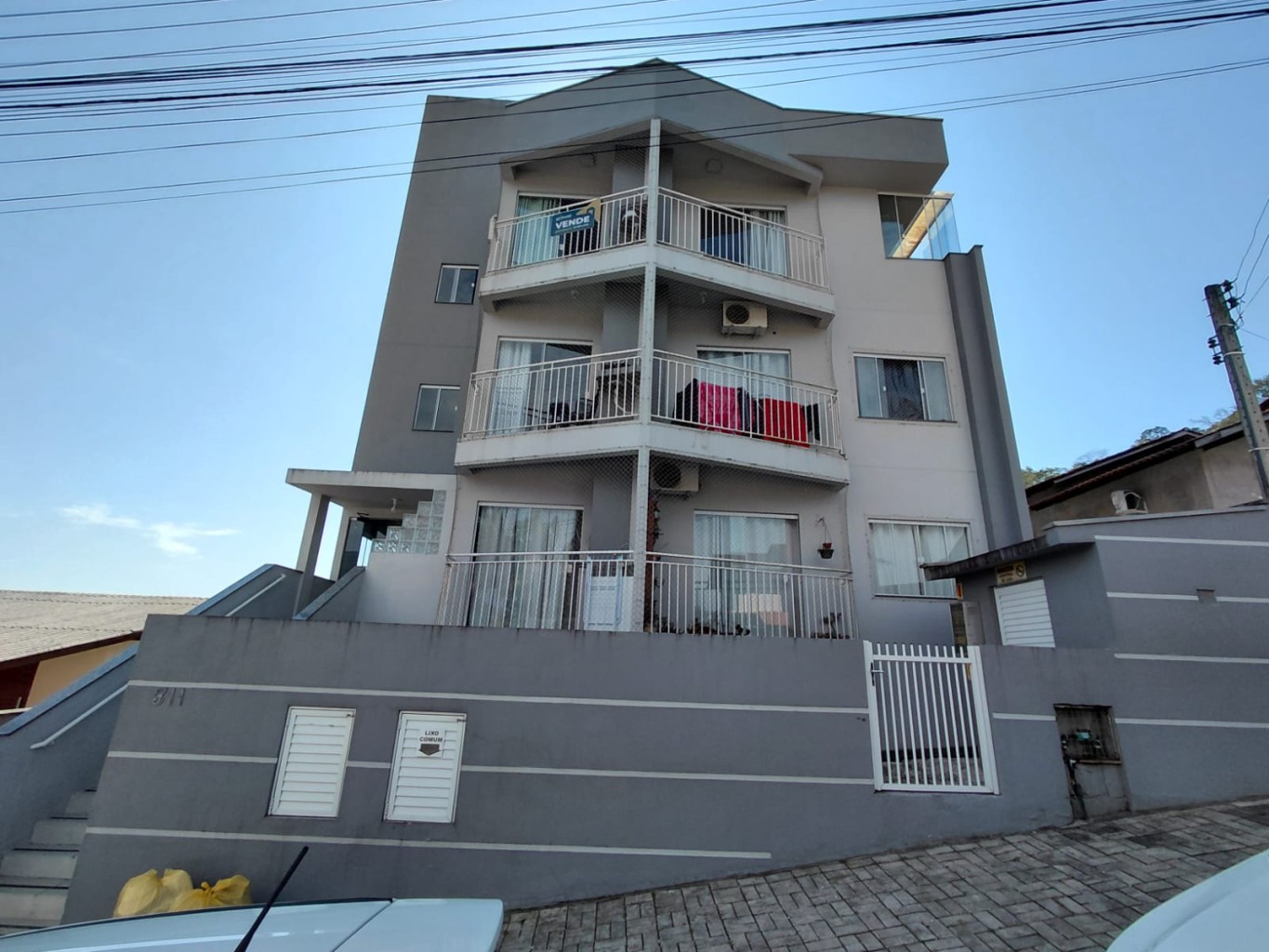 Apartamento com 2 Dormitórios / Bom Retorno de Locação - foto 1