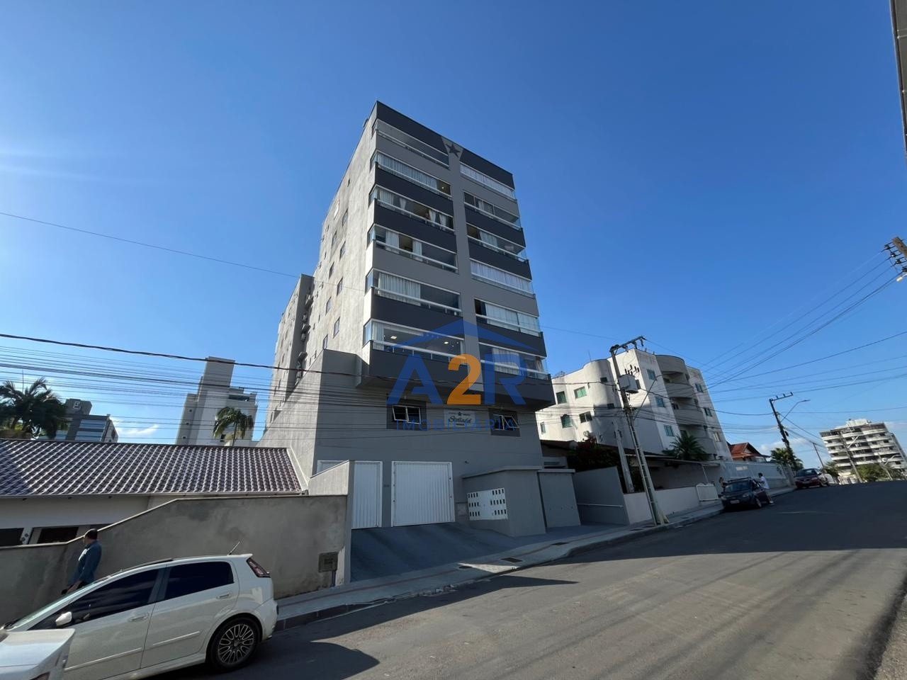 APARTAMENTO MOBILIADO COM SACADA EXTRA E 02 VAGAS DE GARAGEM — foto 2