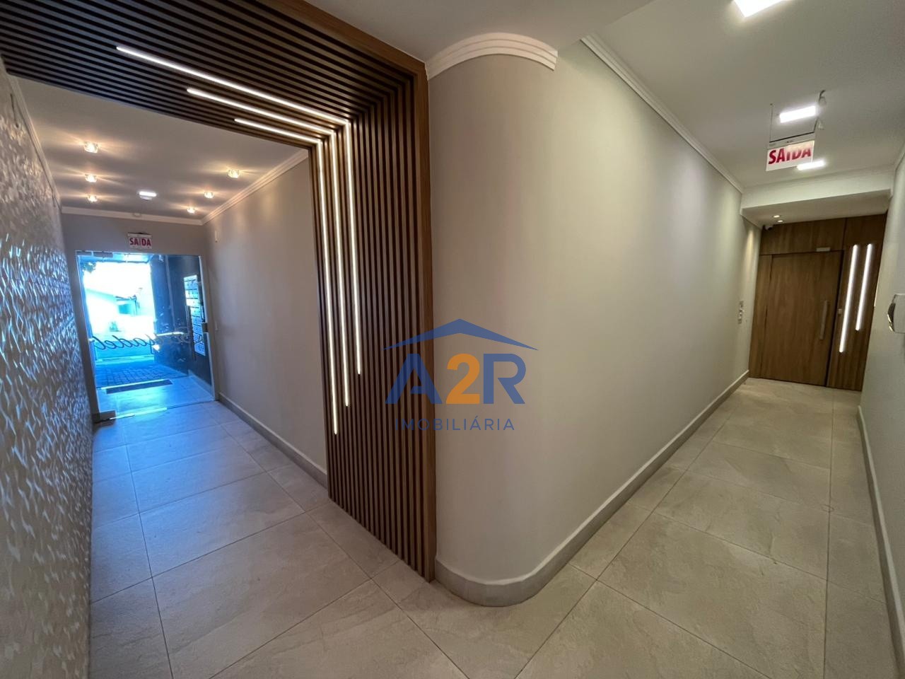 APARTAMENTO MOBILIADO COM SACADA EXTRA E 02 VAGAS DE GARAGEM — foto 4