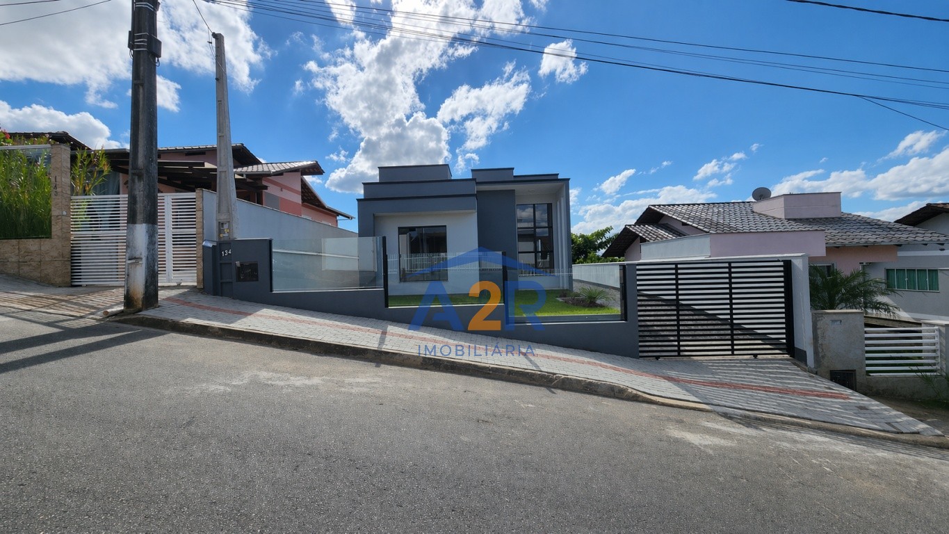 Casa moderna, ampla e pronta para morar. - foto 1