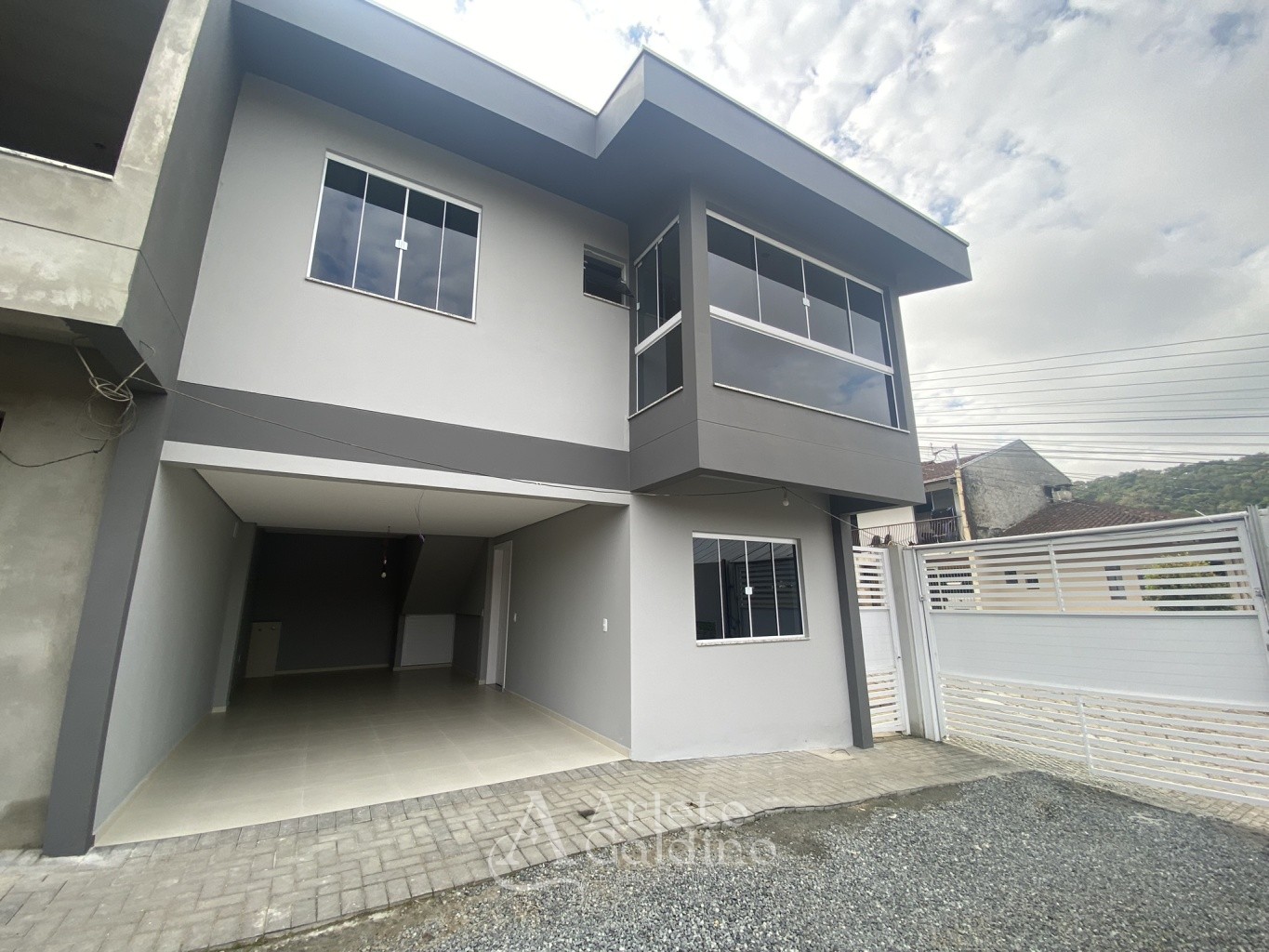 Excelente sobrado com 3 dormitórios sendo 1 suíte, no Bairro Fortaleza Alta, em Blumenau! - foto 1