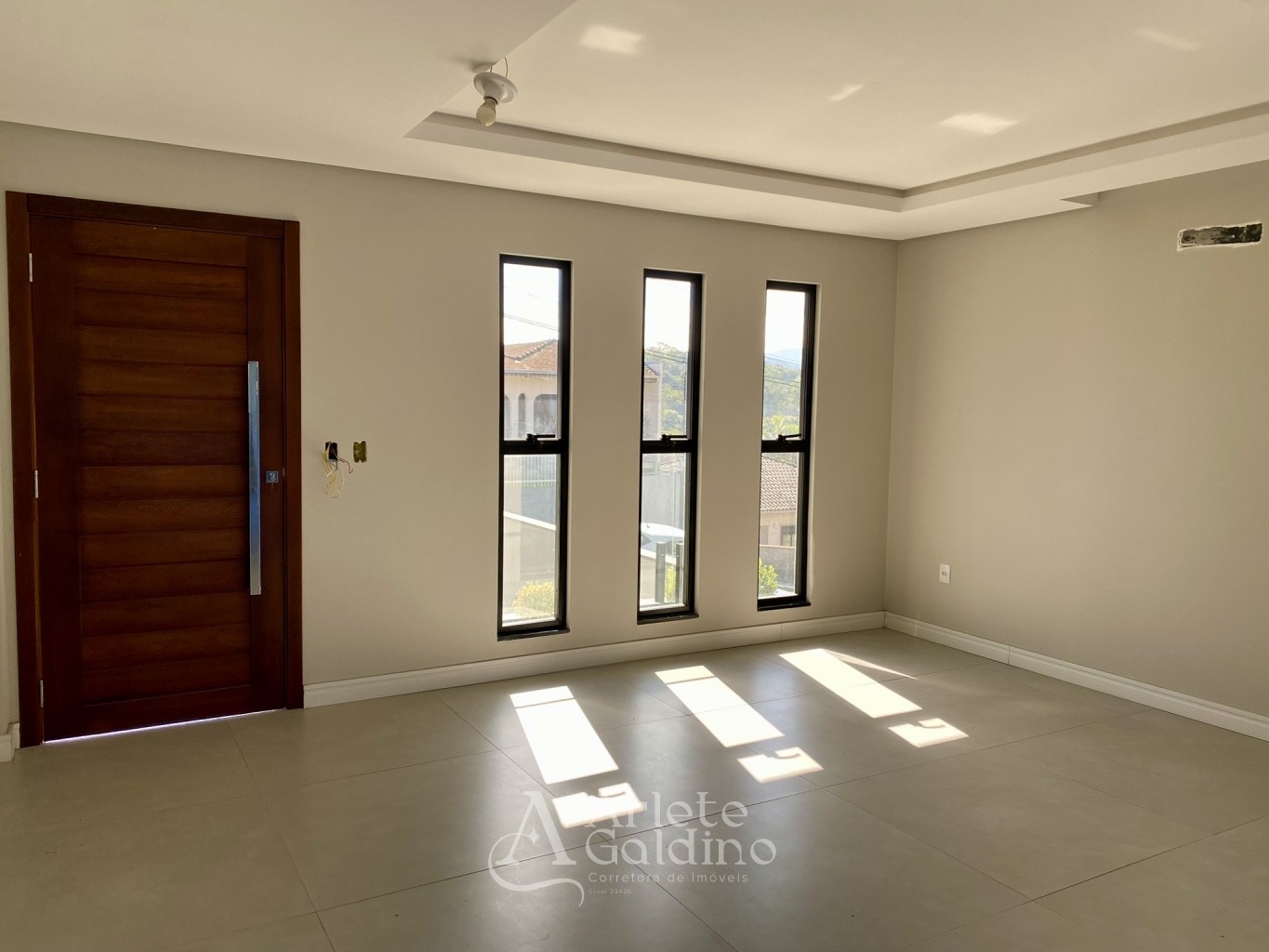 Sobrado alto padrão com piscina, no Bairro Fortaleza, em Blumenau! - foto 1