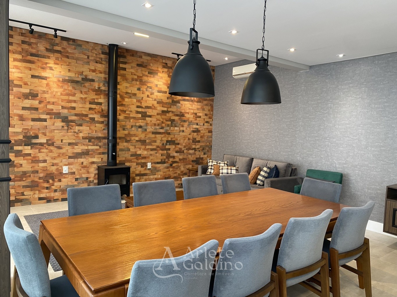 Belíssima casa térrea mobiliada, no Bairro Itoupava Norte, em Blumenau! - foto 1