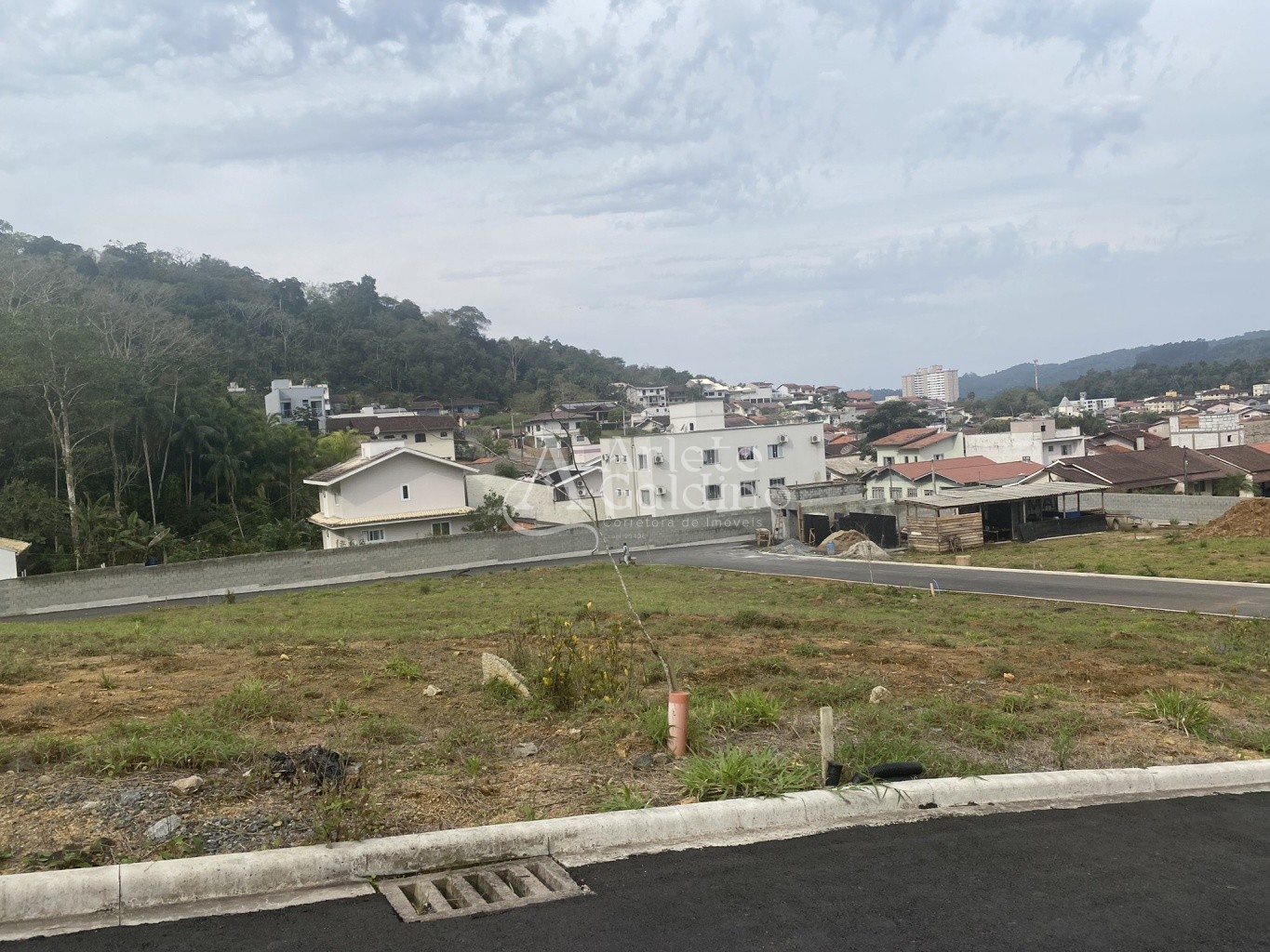 Residencial Vila dos Ipês, condomínio fechado com apenas 40 lotes, no Bairro da Vellha! - foto 1