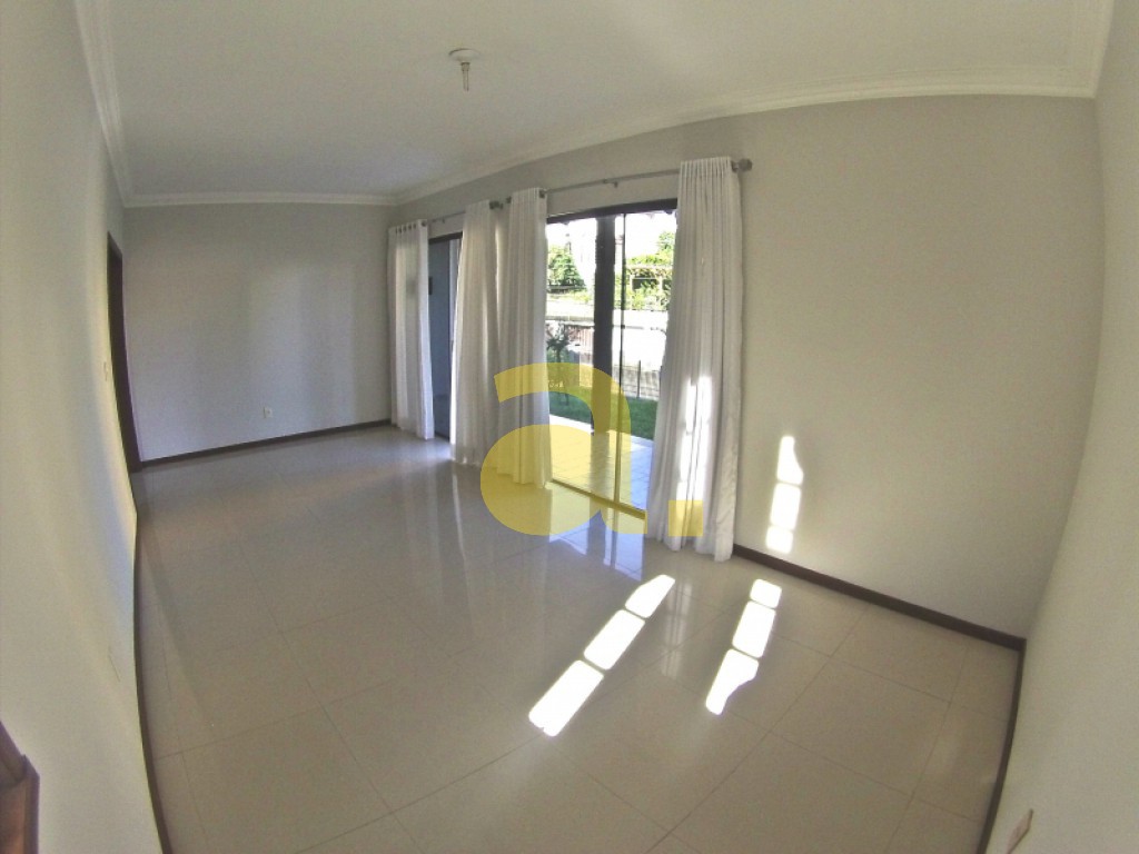 Casa para alugar com 3 quartos, 180m² - Foto 13