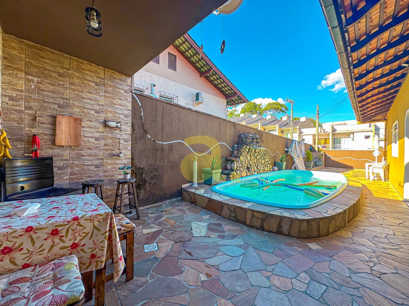Casa, 3 quartos, 271 m² - Foto 1