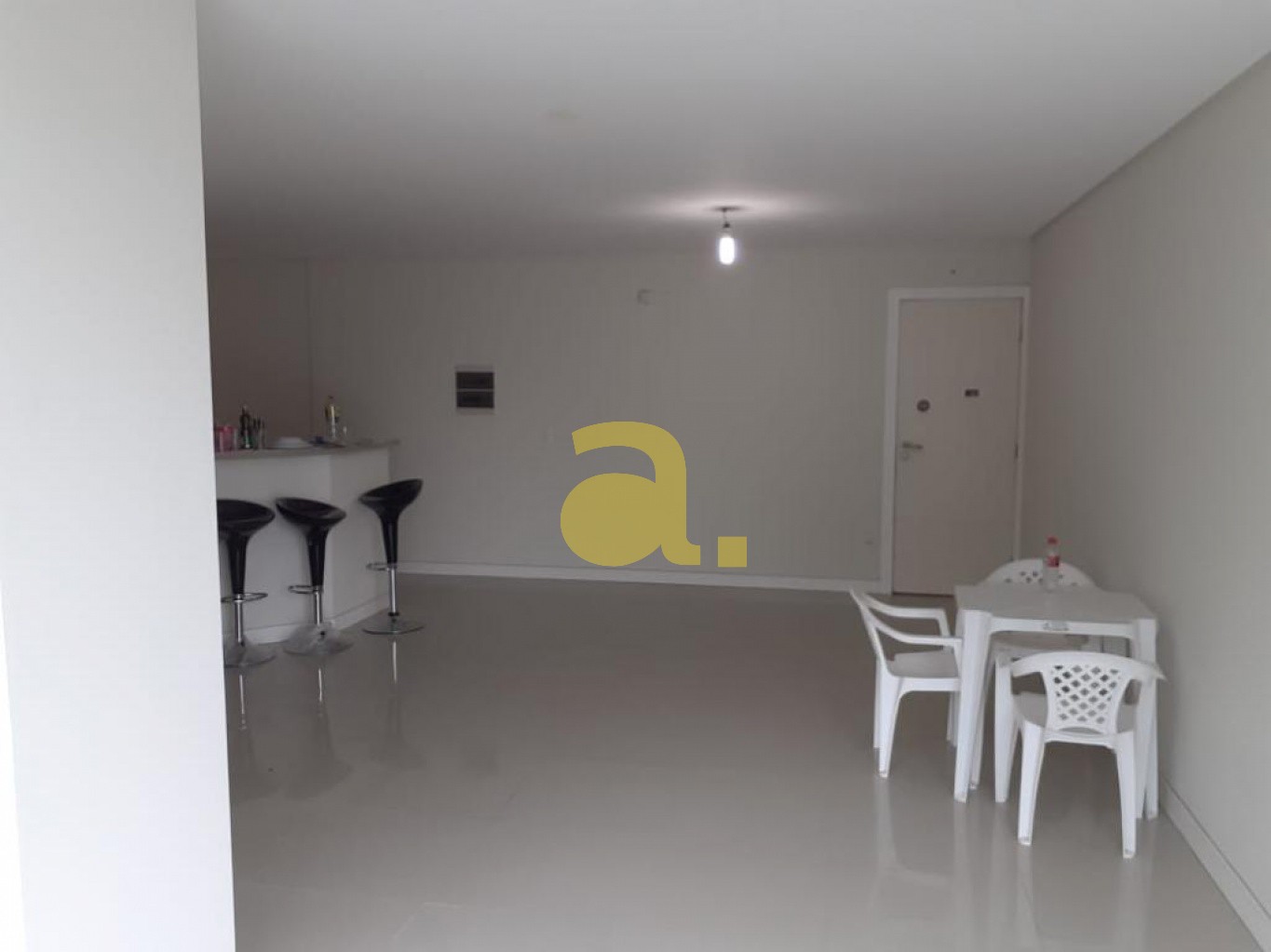 Apartamento à venda com 3 quartos, 103m² - Foto 4