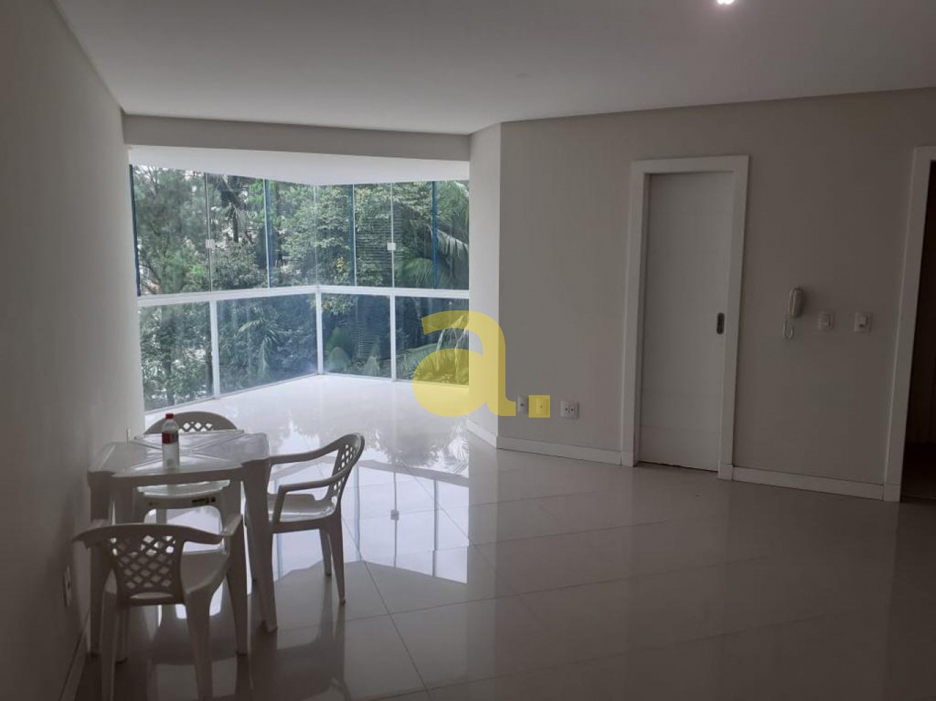 Apartamento à venda com 3 quartos, 103m² - Foto 3