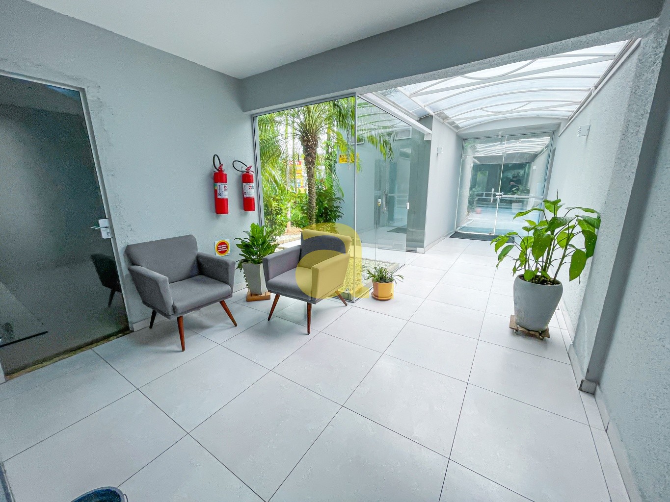 Apartamento à venda com 2 quartos, 68m² - Foto 25