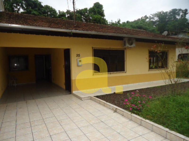 Casa à venda com 3 quartos, 200m² - Foto 1