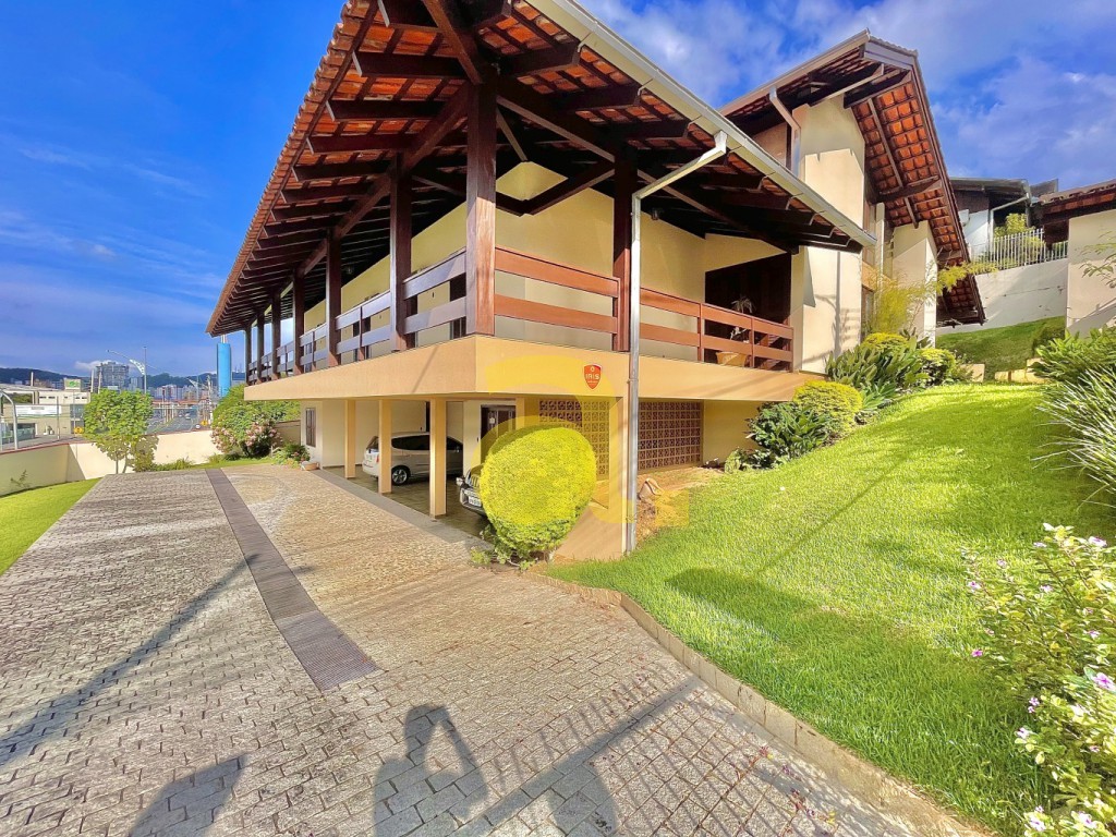 Casa para alugar com 5 quartos, 429m² - Foto 8