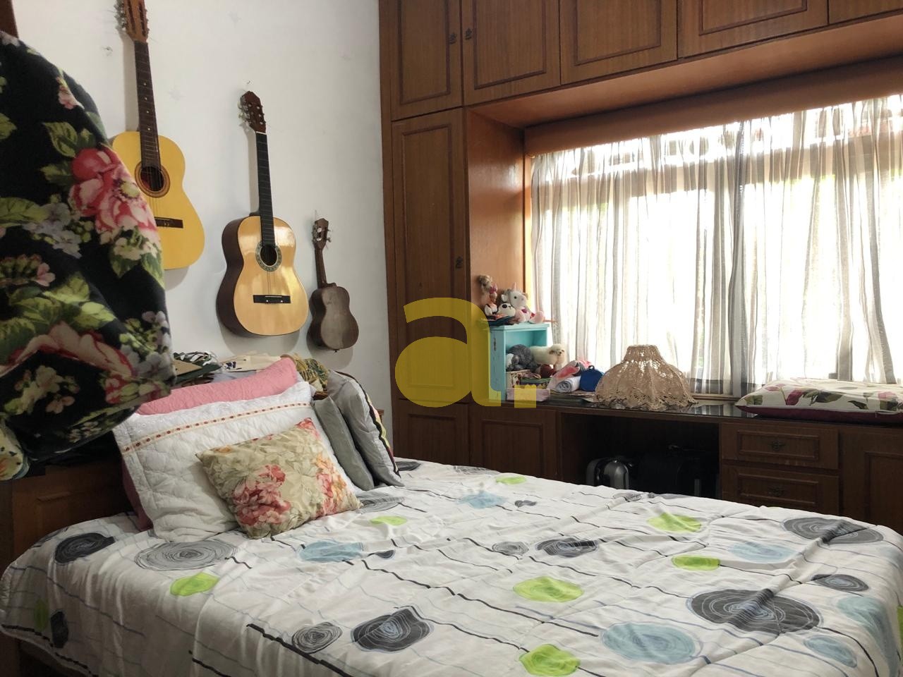 Casa à venda com 3 quartos, 240m² - Foto 4