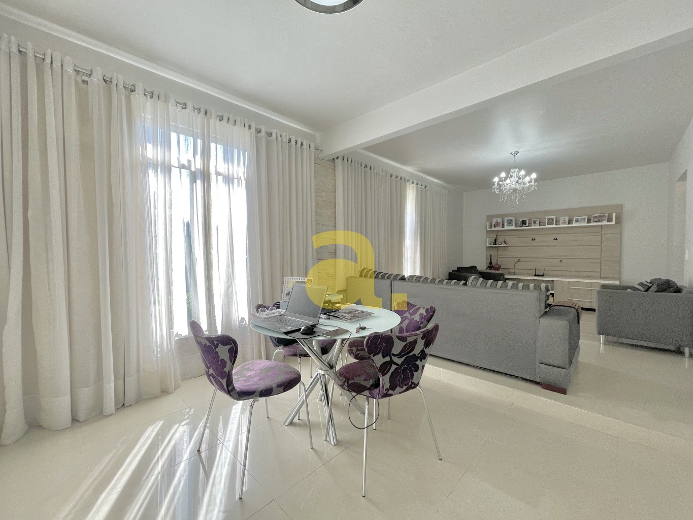 Casa à venda com 3 quartos, 284m² - Foto 10