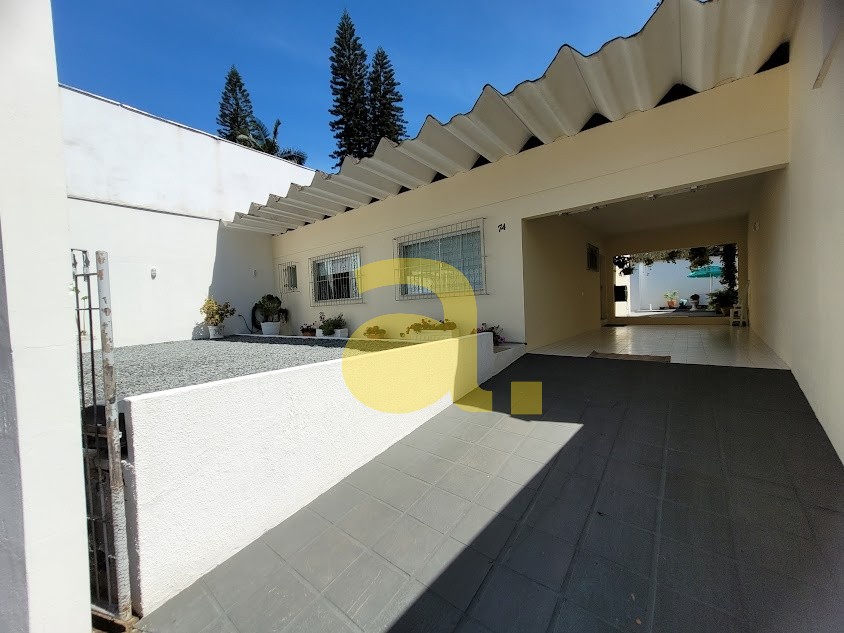 Casa à venda com 2 quartos, 126m² - Foto 3