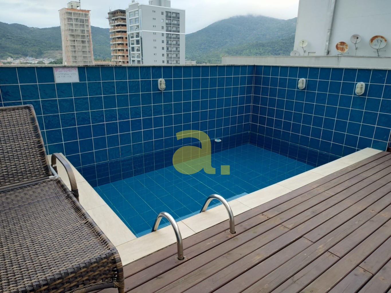 Apartamento à venda com 2 quartos, 70m² - Foto 8