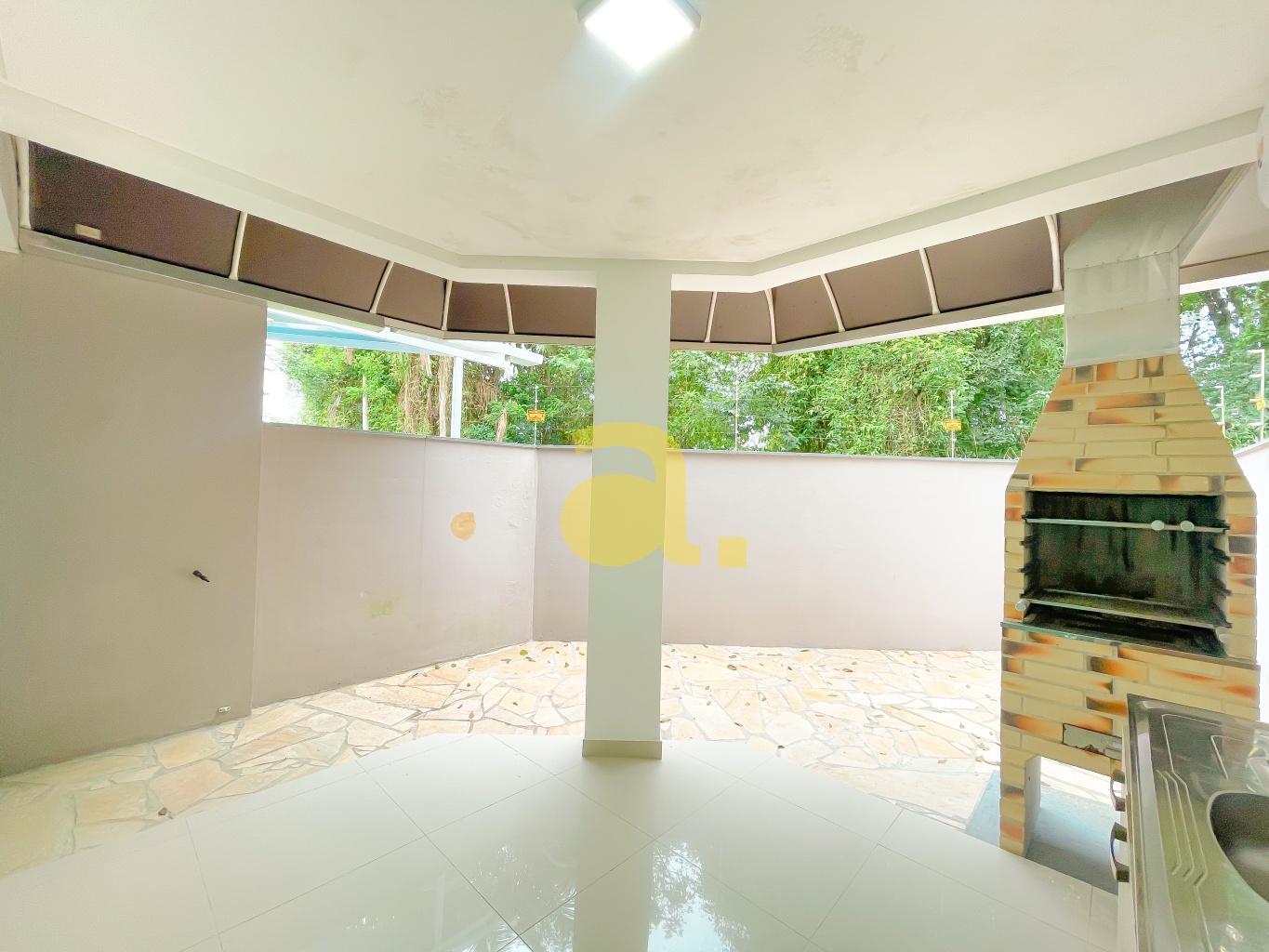 Casa para alugar com 3 quartos, 110m² - Foto 2