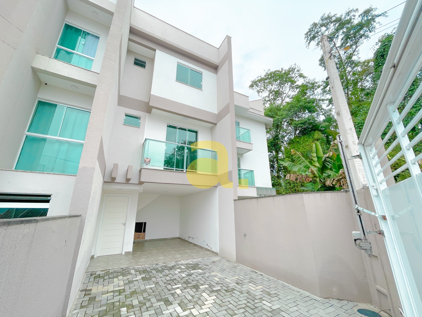 Casa para alugar com 3 quartos, 110m² - Foto 1