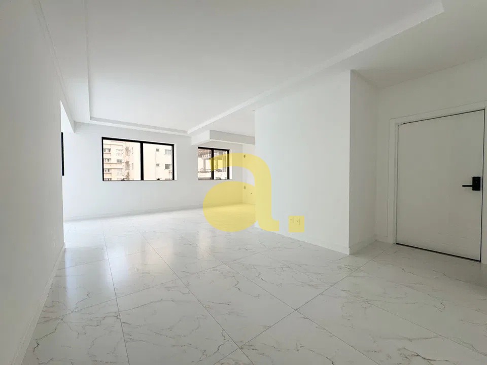 Apartamento à venda com 3 quartos, 484m² - Foto 2