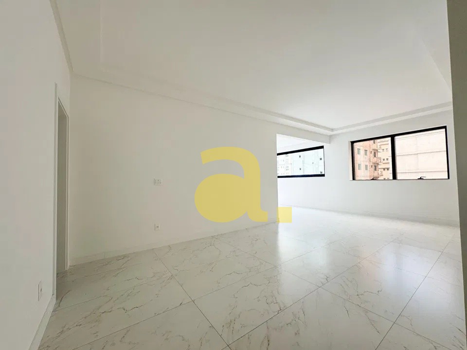 Apartamento à venda com 3 quartos, 484m² - Foto 4