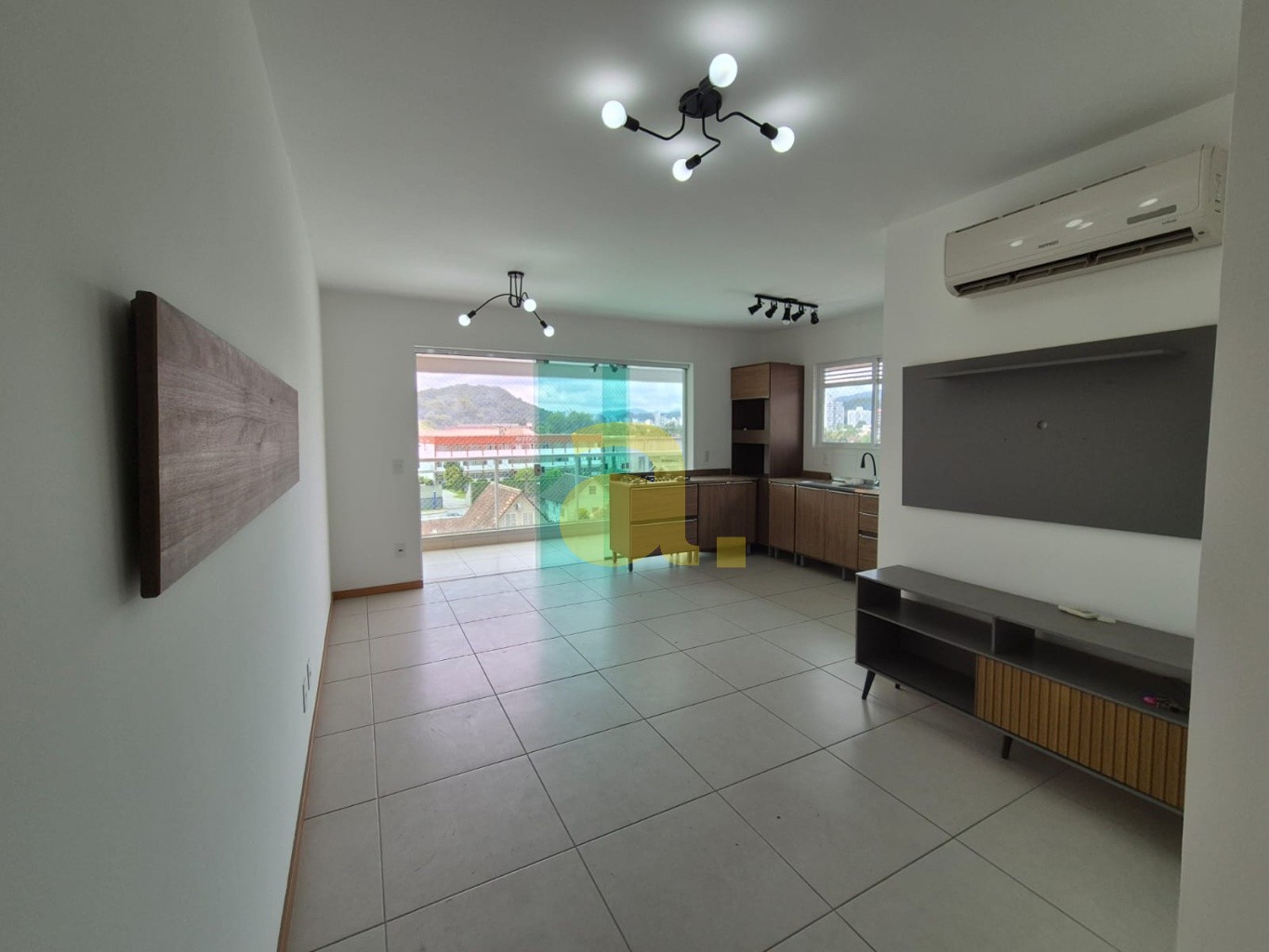APARTAMENTO COM 2 QUARTOS PARA ALUGAR ITOUPAVA NORTE MOBILIADO . — foto 3