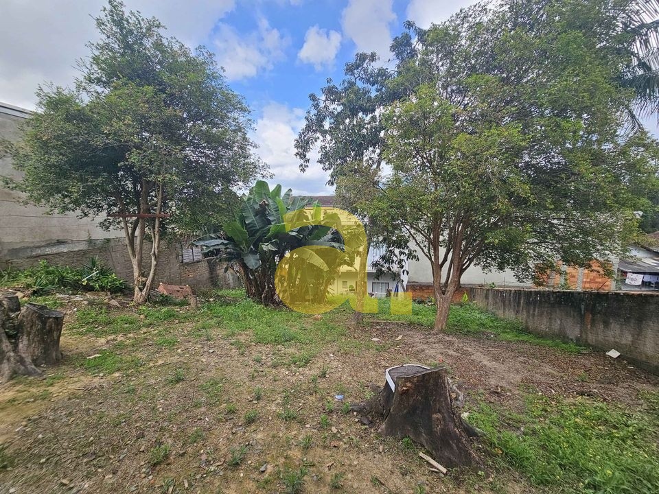 Casa à venda com 3 quartos, 60m² - Foto 2