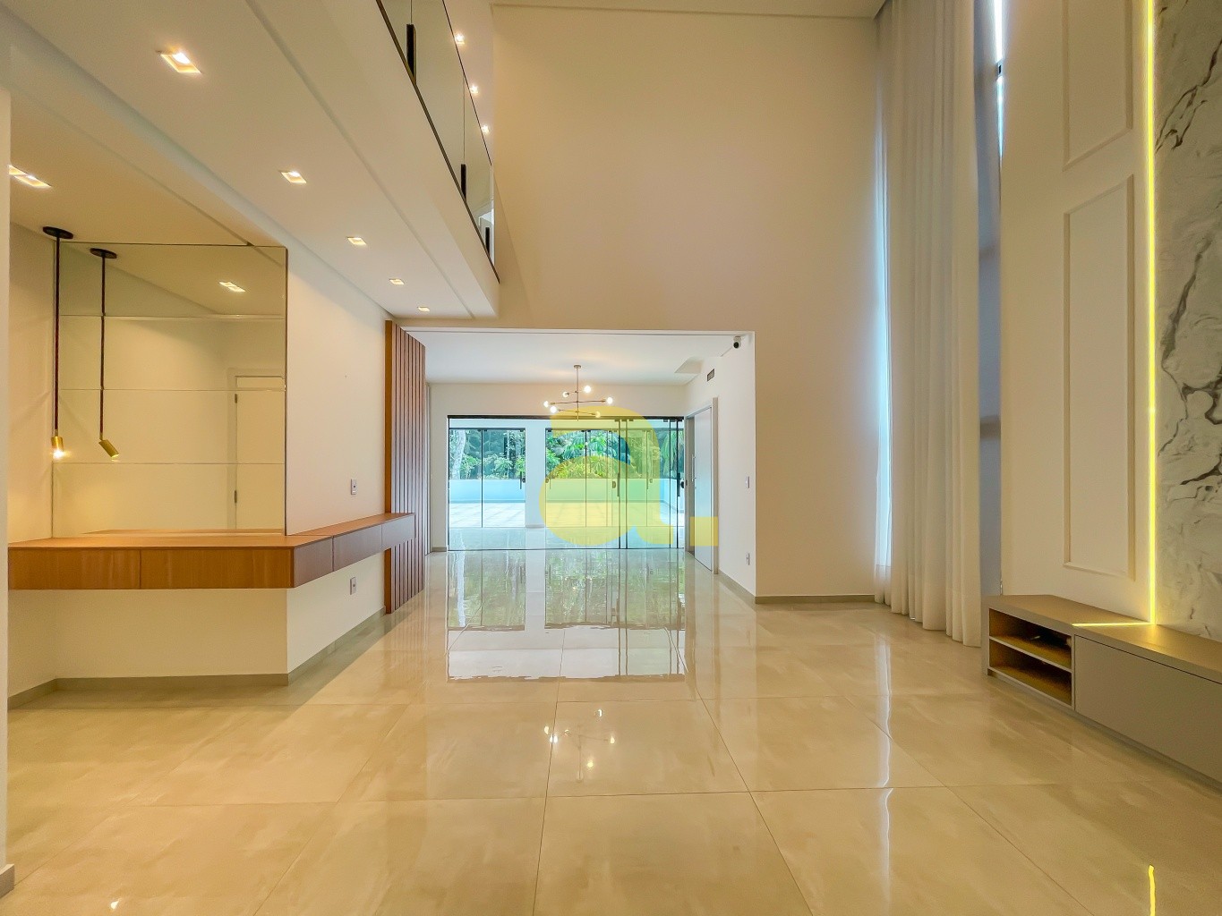 Casa de Condomínio à venda com 3 quartos, 222m² - Foto 5