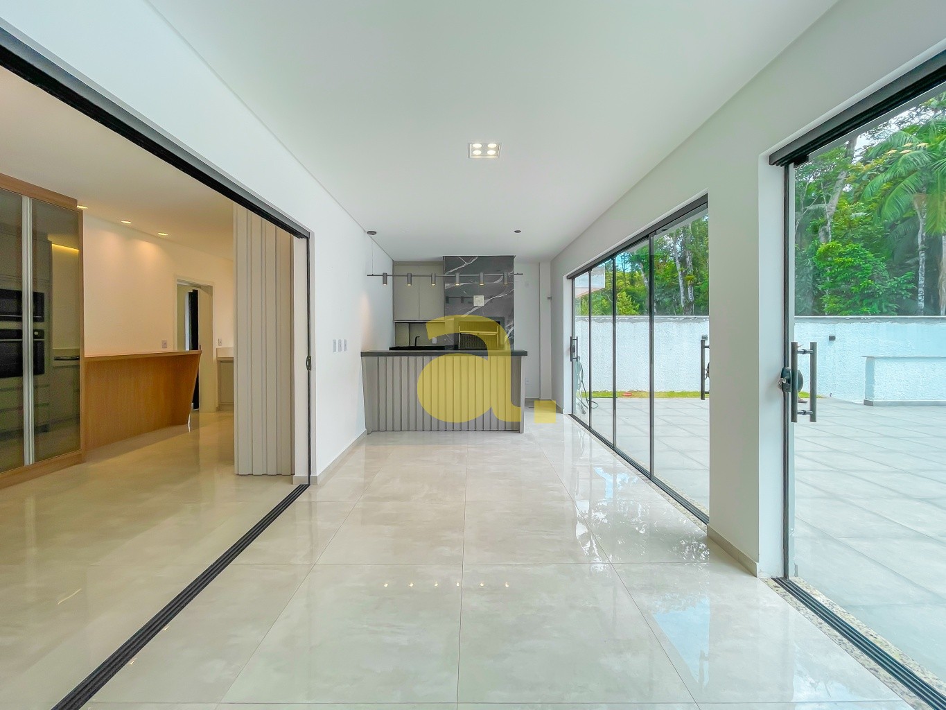 Casa de Condomínio à venda com 3 quartos, 222m² - Foto 10