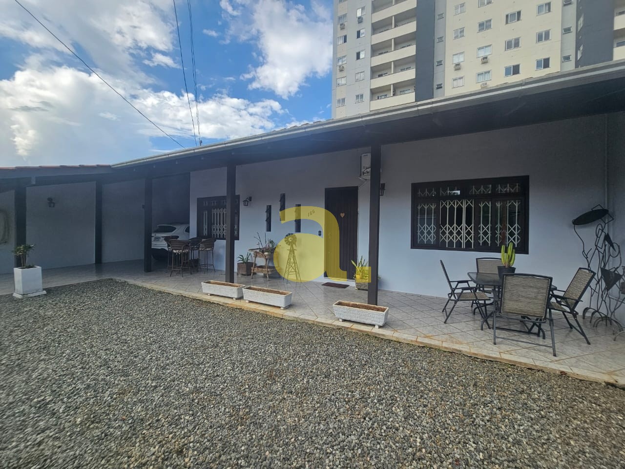 Casa, 4 quartos, 227 m² - Foto 1