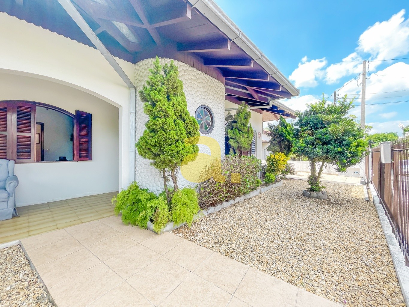 Casa à venda com 3 quartos, 289m² - Foto 4