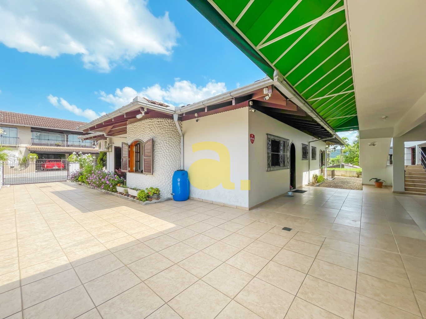 Casa à venda com 3 quartos, 289m² - Foto 8