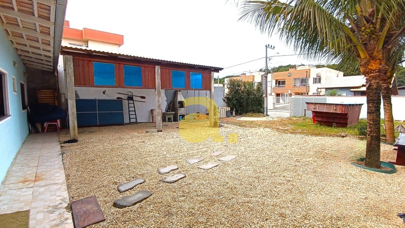 Casa à venda com 2 quartos, 70m² - Foto 3