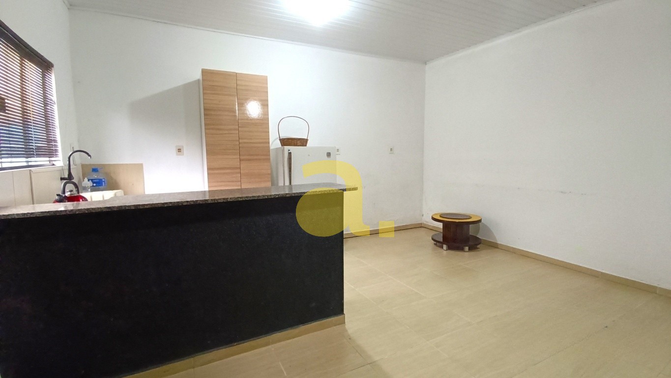 Casa à venda com 2 quartos, 70m² - Foto 5