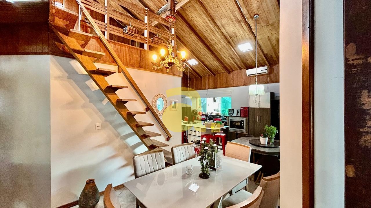 Casa à venda com 3 quartos, 201m² - Foto 8